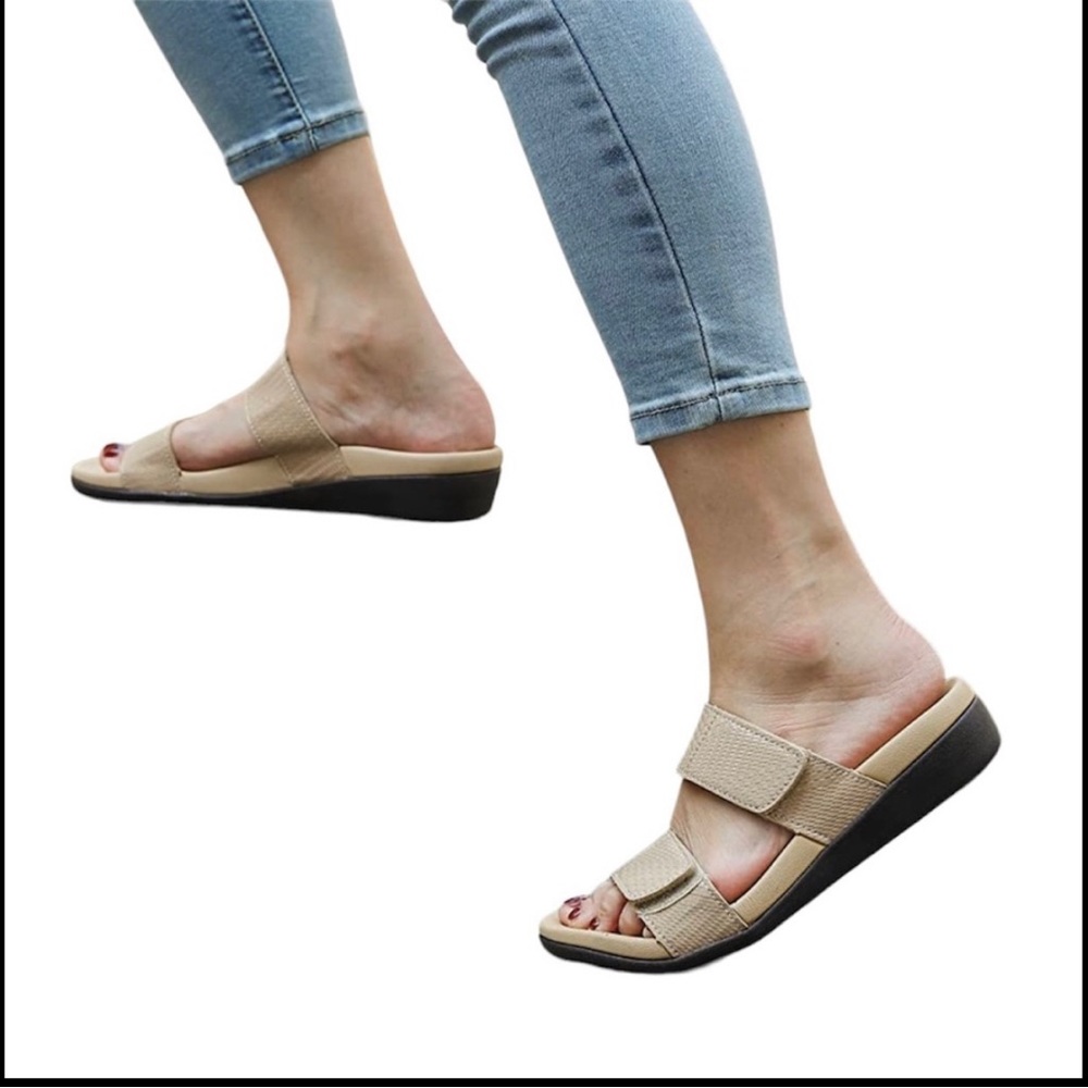 WOMAN SANDALS